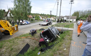 Árokba csúszott egy autó Bényén, a sofőr meghalt 