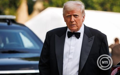 Donald Trump egyelőre nem kéri Izraelt az Irán elleni katonai akciójának leállítására