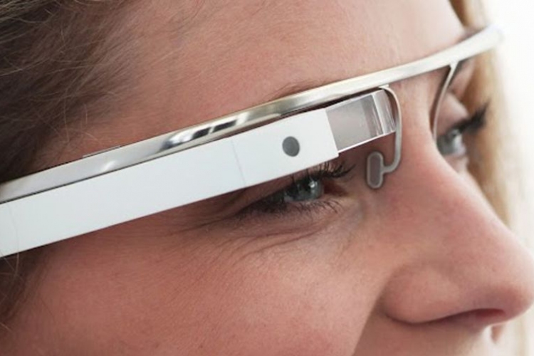Először büntettek meg sofőrt a Google okosszemüvegének viselése miatt