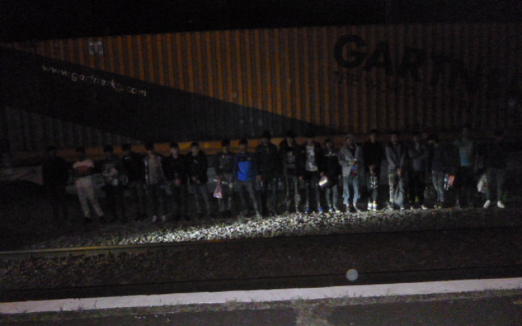 Csaknem háromszáz határsértő ellen intézkedtek a hétvégén