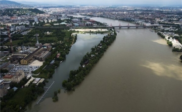 Árvíz - Pest megyében 241 embert telepítettek ki