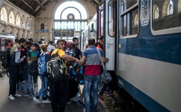 Tömegverekedés egy menedékkérőket szállító különvonaton Németországban