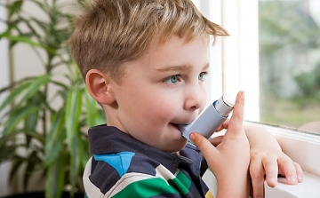 Továbbra is jár az asztmás gyermekeknek az emelt összegű családi pótlék