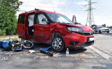 Szabálytalan nő miatt szenvedett végzetes balesetet egy motoros - Fotók