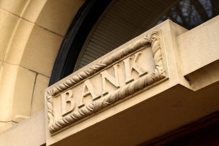 Svájci frankhitelesek bíróságon támadták meg a legjelentősebb francia bankot