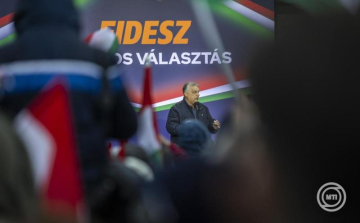 Orbán Viktor: Hazát szeretetre és tiszteletre lehet építeni