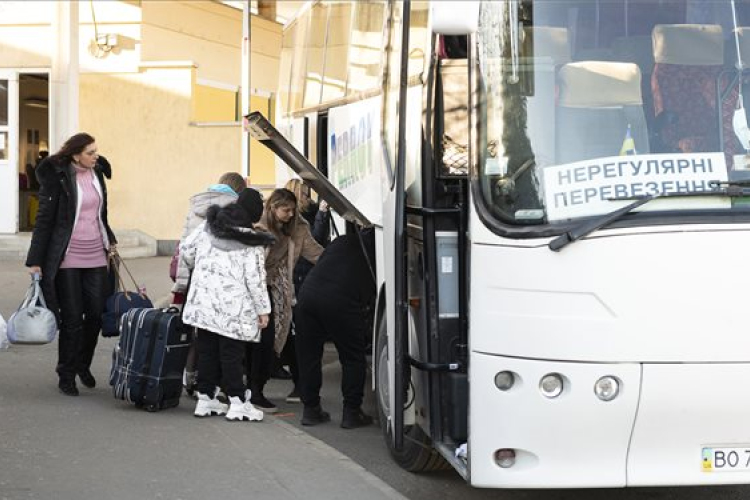 Támogatást kapnak az ukrajnai menekülteket foglalkoztatók