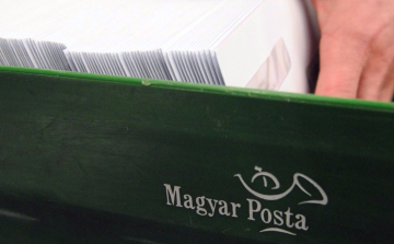Megszületett a három évre szóló bérmegállapodás a Magyar Postánál