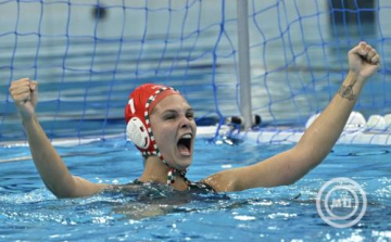 Vizes vb - Az olimpiai bajnok kiütésével döntőben a női vízilabda-válogatott