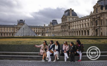 A Louvre kirablásának őrizetbe vett két gyanúsítottja részben beismerte a bűncselekményeket