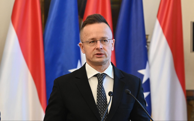 Szijjártó Péter: saját magát köpi szembe az Európai Bizottság a Barátság kőolajvezeték elleni támadások ügyében