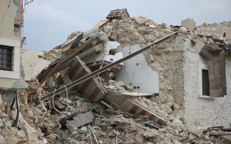 Az EU 100 millió eurós támogatást hagyott jóvá az albániai földrengés utáni újjáépítésre